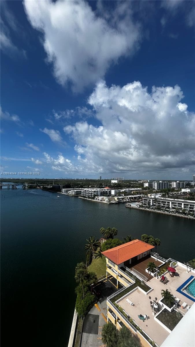 WINSTON TOWERS 700 CONDO · #1519 in Sunny Isles Beach - Photo 2