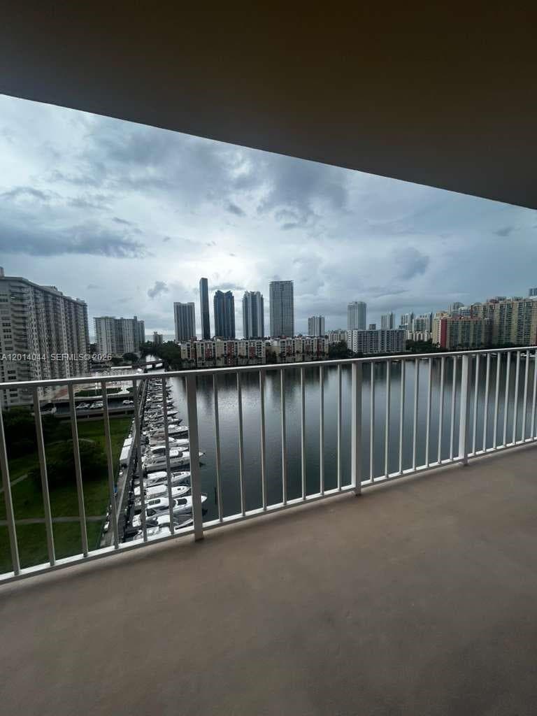 WINSTON TOWERS 700 CONDO · #1519 in Sunny Isles Beach - Photo 6