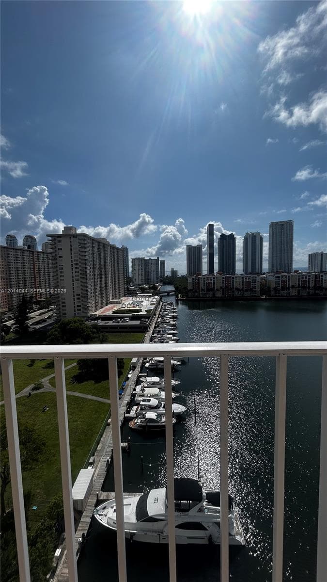 WINSTON TOWERS 700 CONDO · #1519 in Sunny Isles Beach - Photo 5