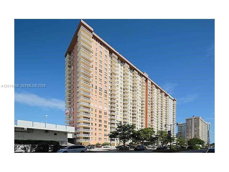 WINSTON TOWERS 200 · #1711 in Sunny Isles Beach - Photo 32