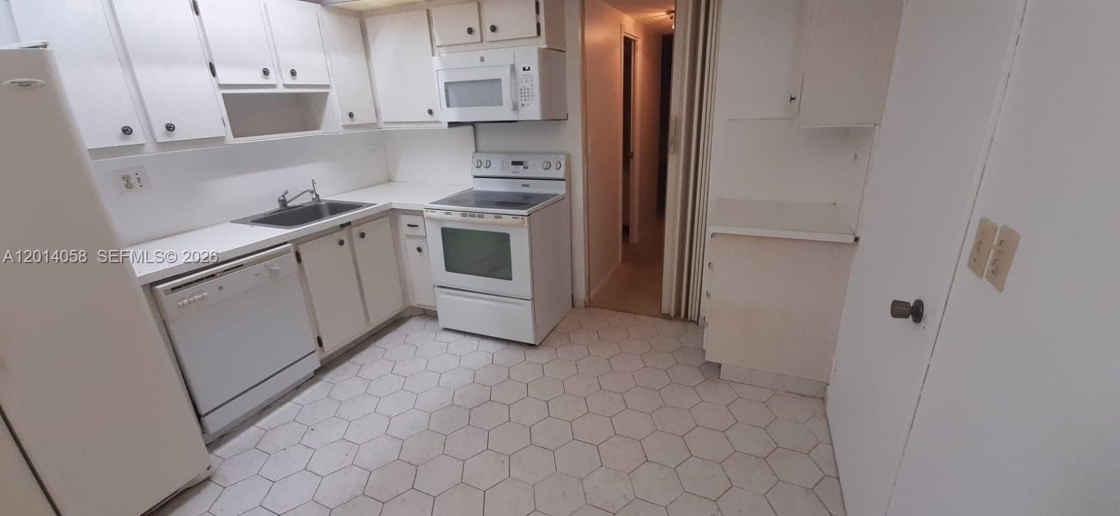 WINSTON TOWERS 200 · #1711 in Sunny Isles Beach - Photo 15