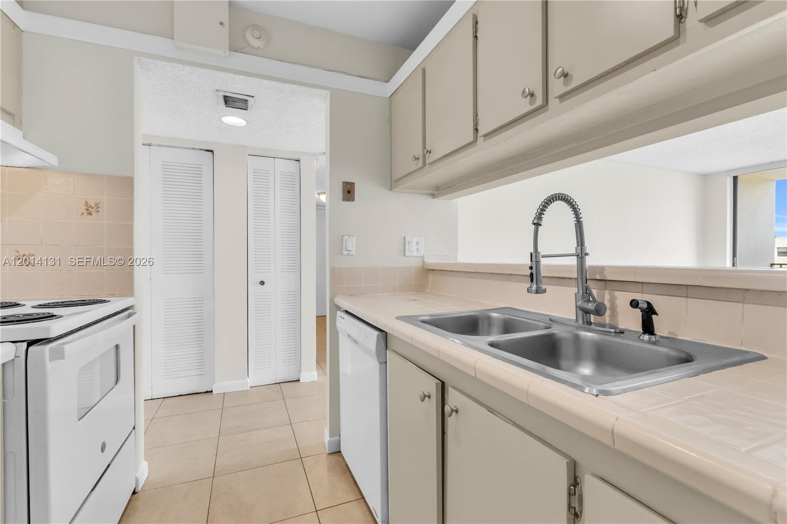 PEPPERMILL KENDALE LKS W · #B411 in Miami - Photo 16