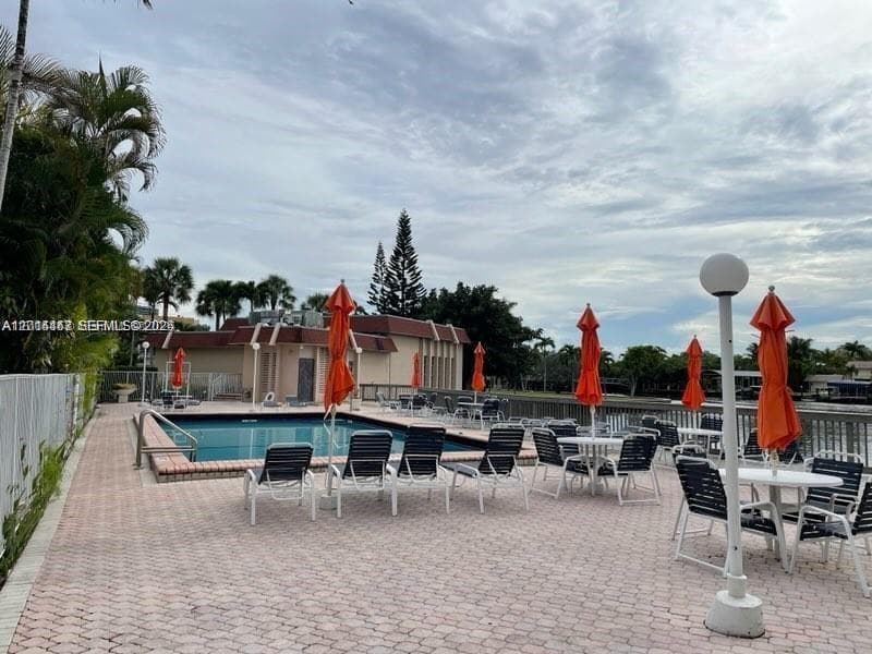 DeSoto Park North condo · #104 in Hallandale Beach - Photo 12