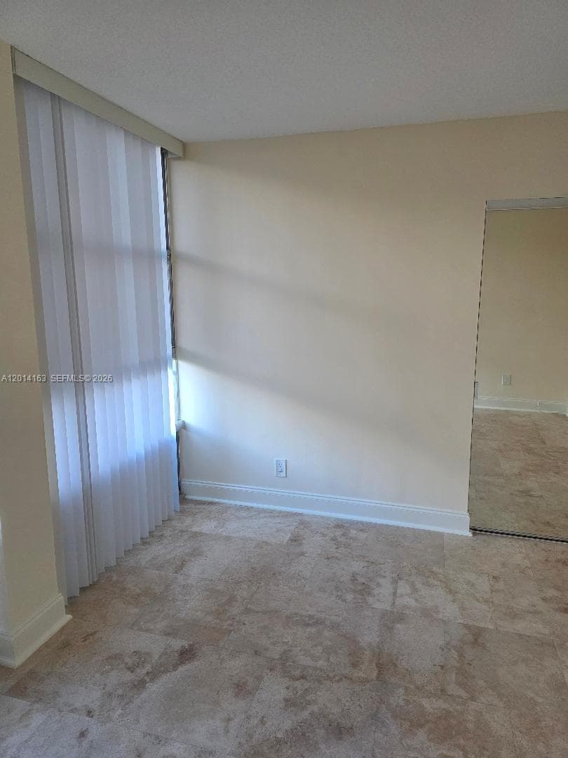 DeSoto Park North condo · #104 in Hallandale Beach - Photo 15