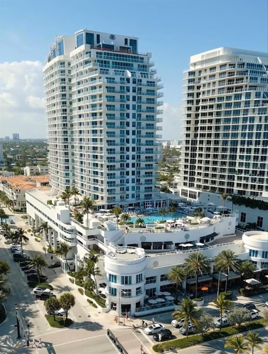 Beach House Hilton · #2412 in Fort Lauderdale - Photo 2
