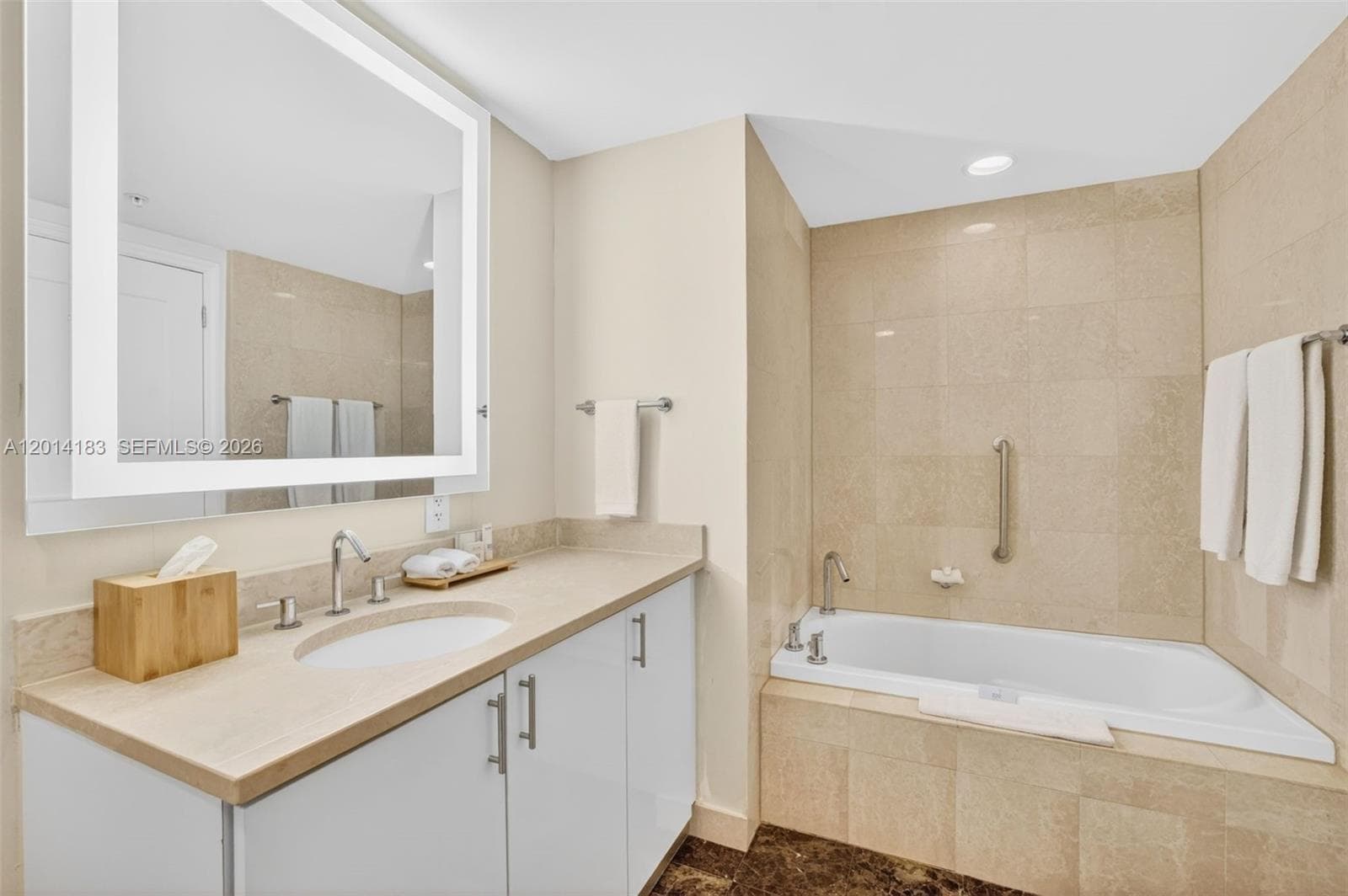 Beach House Hilton · #2412 in Fort Lauderdale - Photo 24