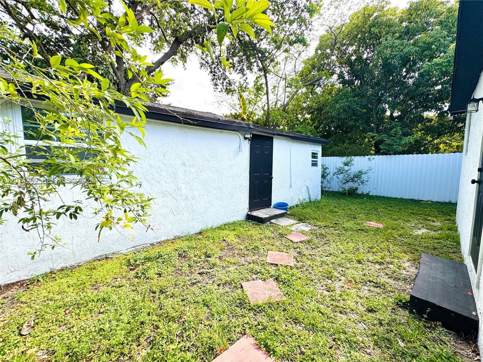 1484 NW 60th St photo 23