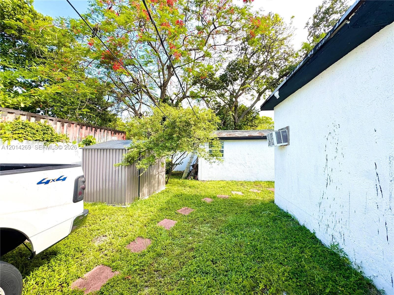 1484 NW 60th St photo 27