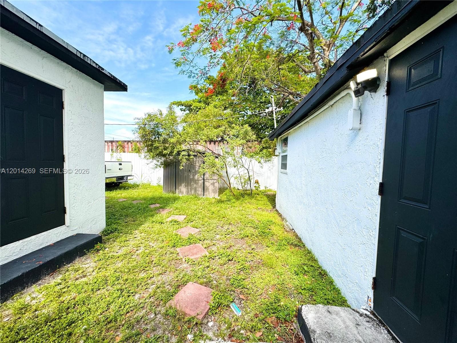 1484 NW 60th St photo 28