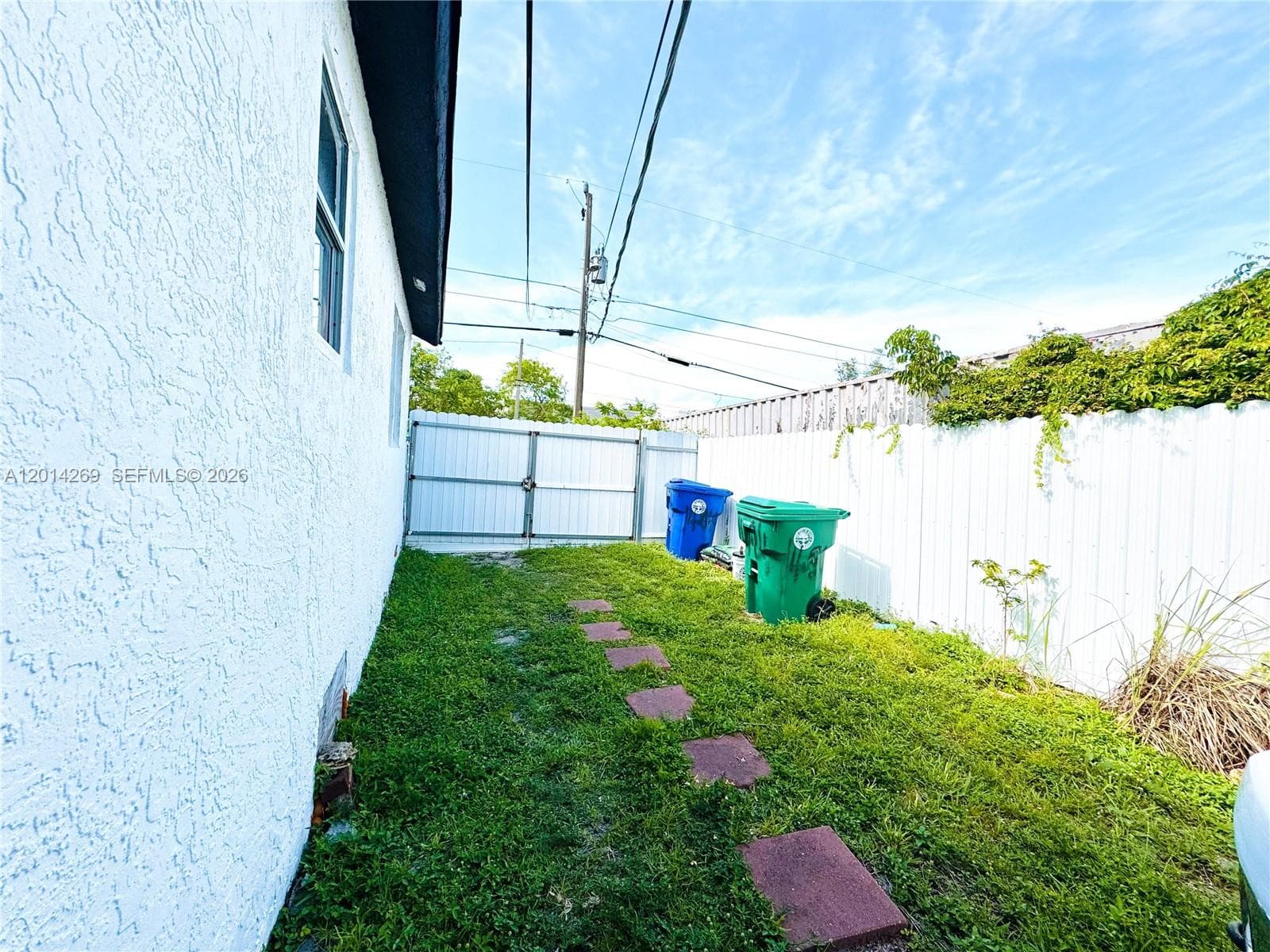 1484 NW 60th St photo 25