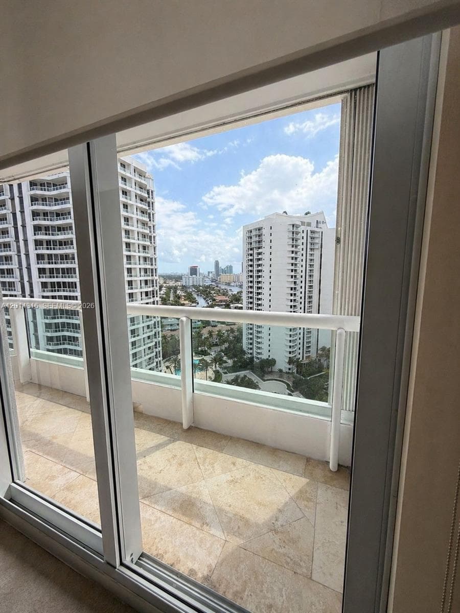 SOUTH TOWER AT THE POINT · #2403 in Aventura - Photo 24