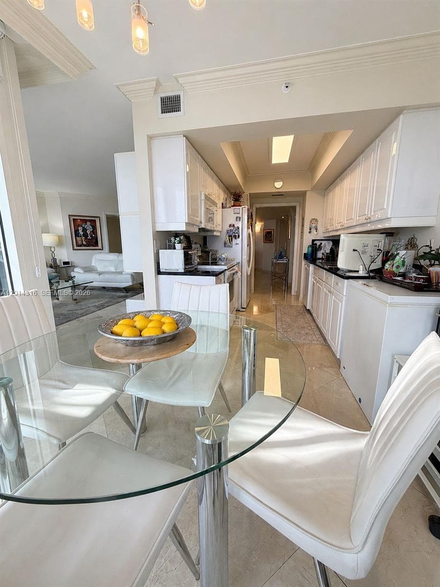 SOUTH TOWER AT THE POINT · #2403 in Aventura - Photo 18