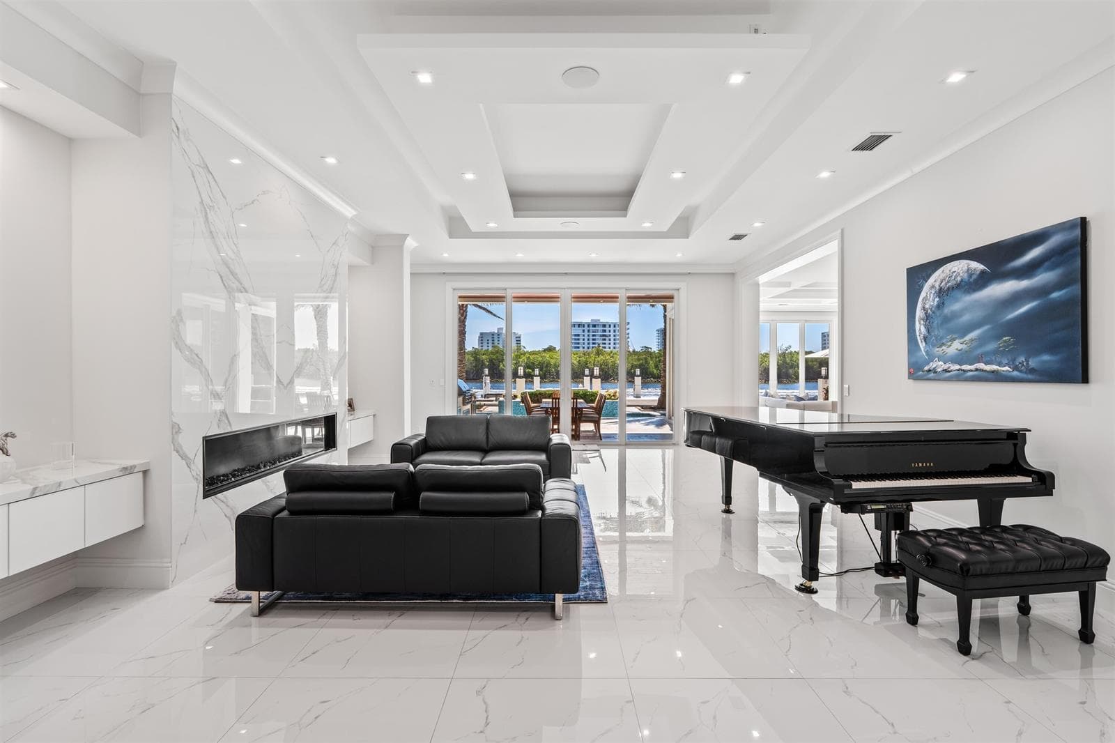 LIVINGROOM_STRAIGHT