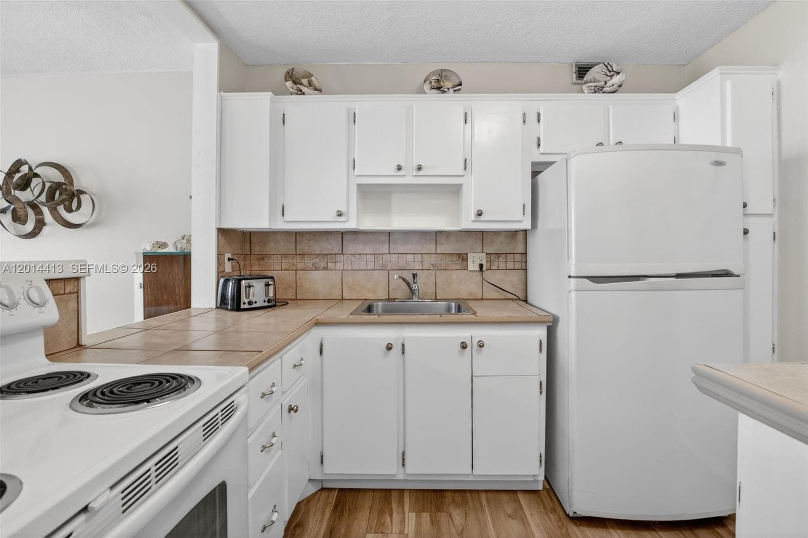 IMPERIAL TOWERS APTS COND · #225 in Hallandale Beach - Photo 1