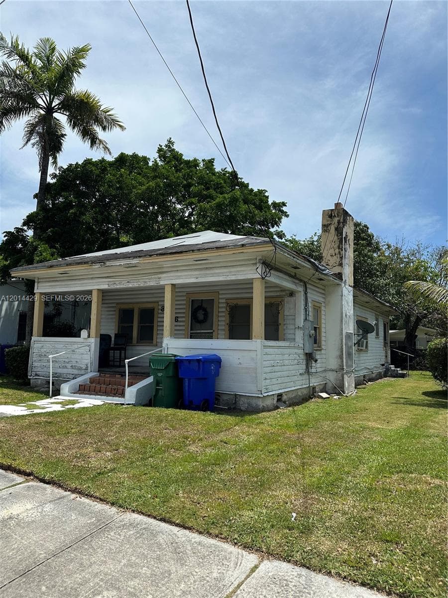 3566 Thomas Ave photo 2