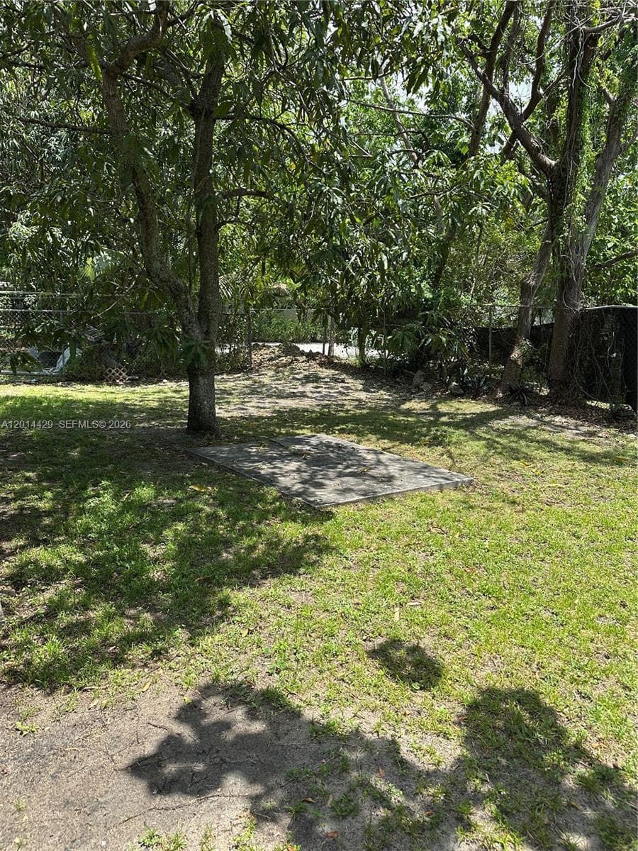 3566 Thomas Ave photo 6