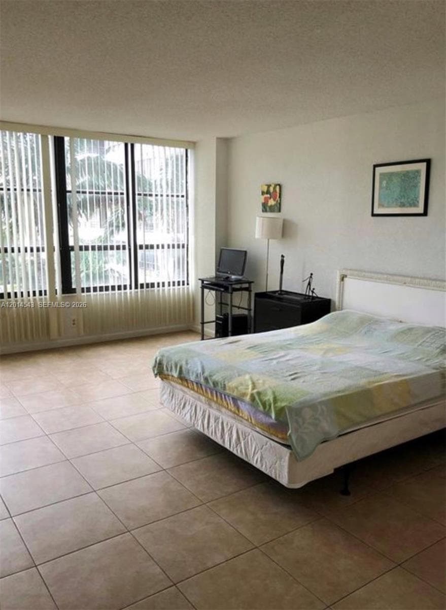 OLYMPUS CONDO · #418 in Hallandale Beach - Photo 9