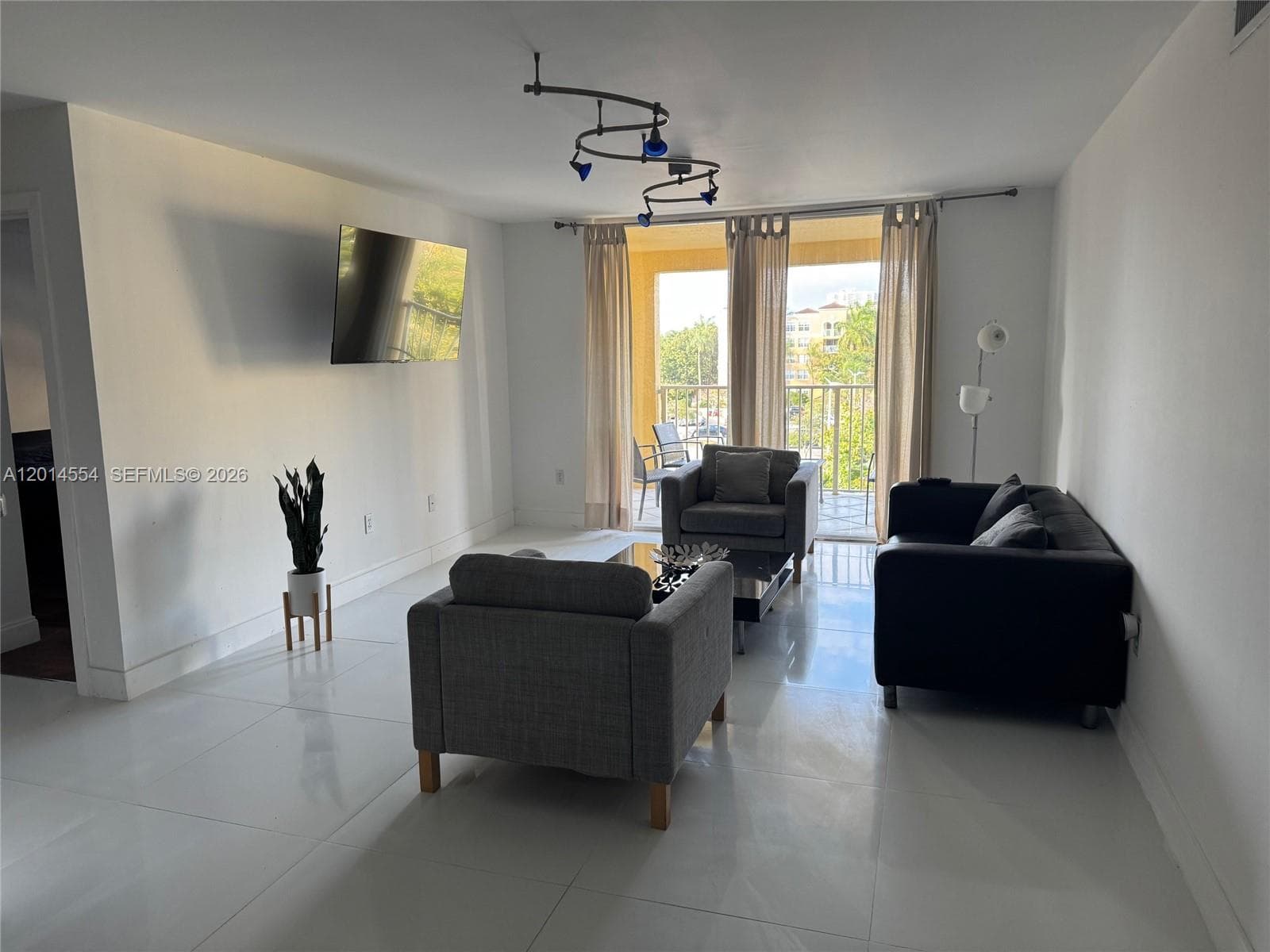 THE YACHT CLUB AT AVENTUR · #8507 in Aventura - Photo 1