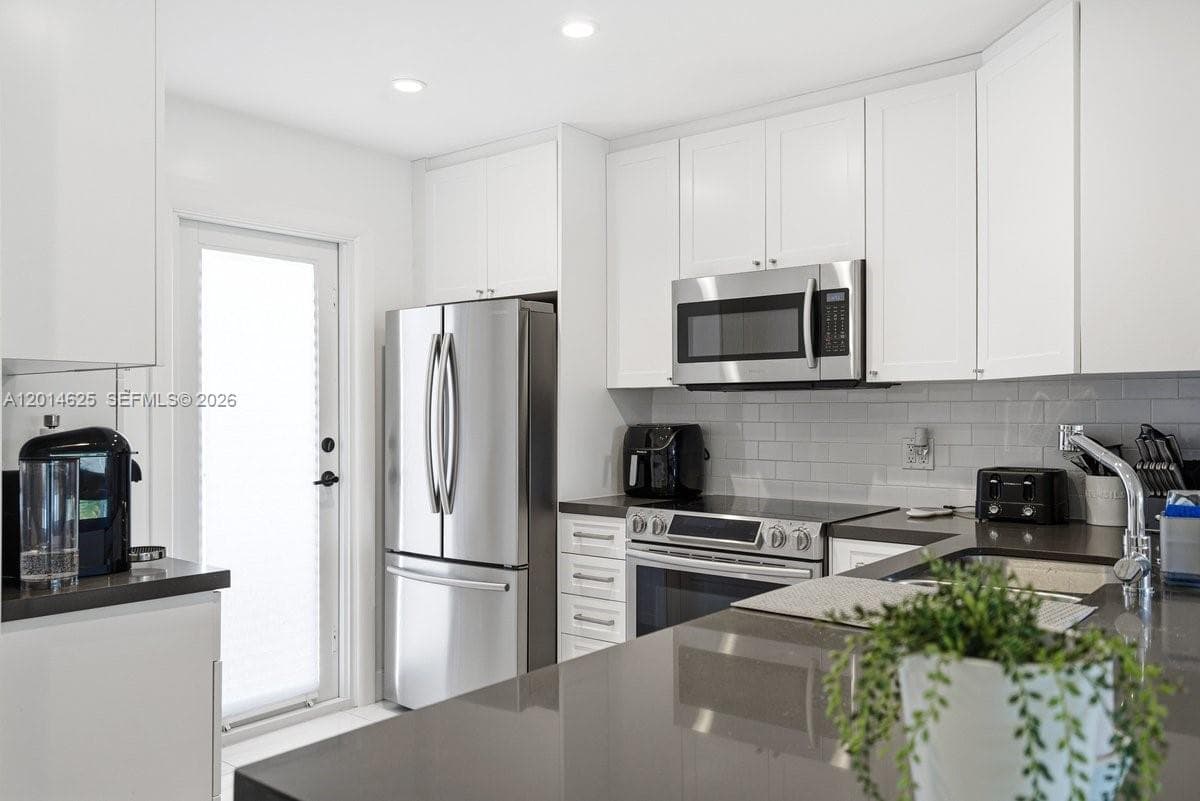 GARDENS BY THE SEA CONDO · #307 in Lauderdale By The Sea - Photo 7