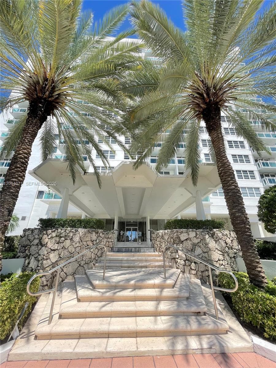 THE COLLINS CONDO · #614 in Miami Beach - Photo 2