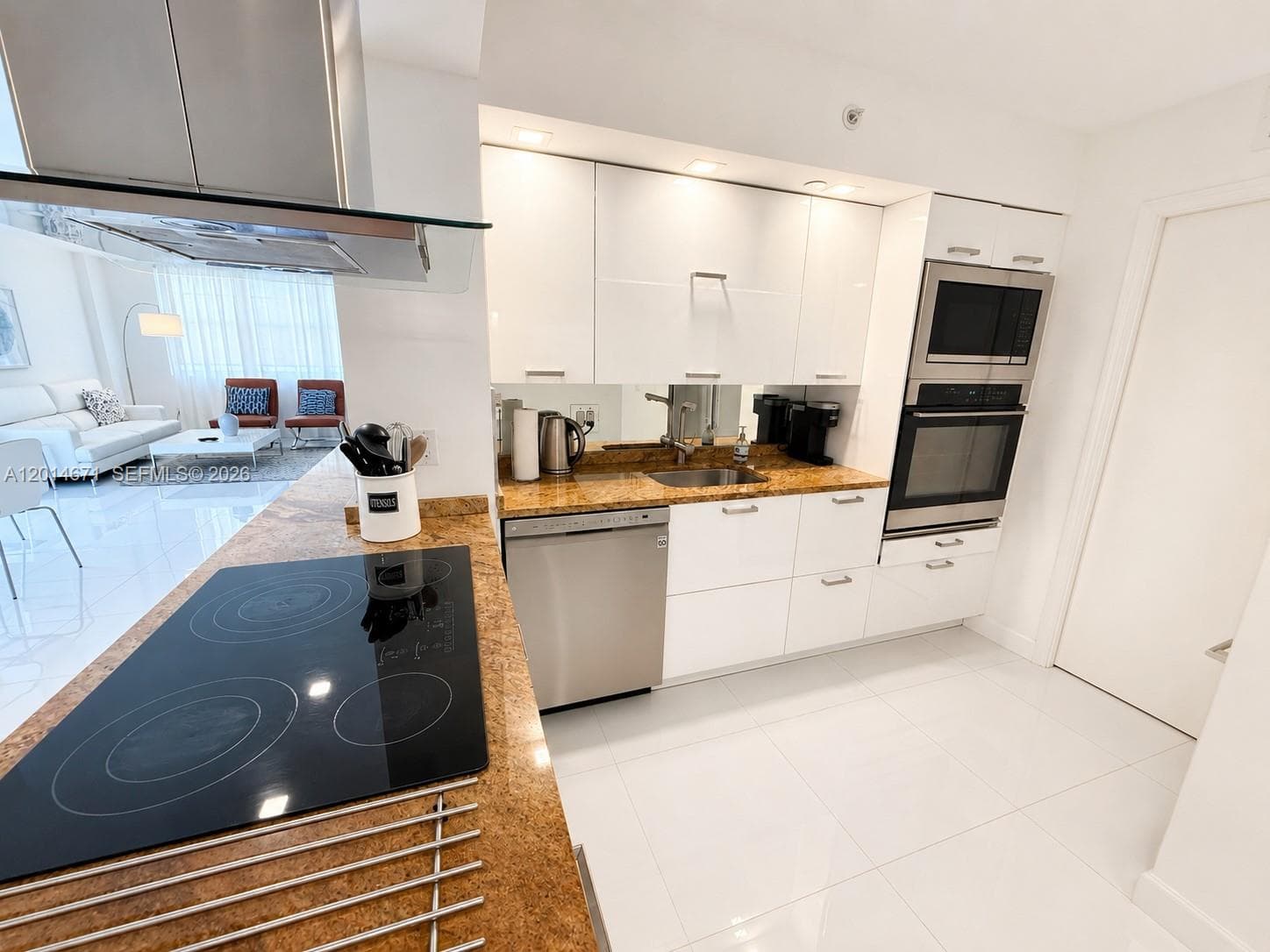 THE COLLINS CONDO · #614 in Miami Beach - Photo 9