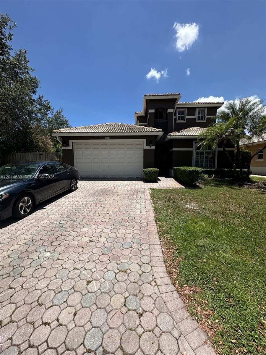 9026 SW 160th Ter photo 2