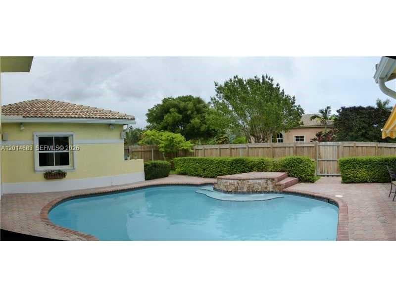 9026 SW 160th Ter photo 5