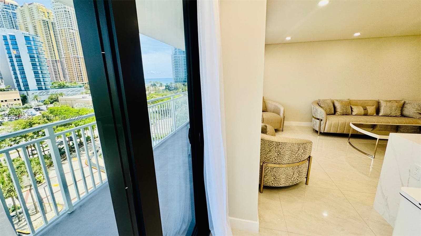 WINSTON TOWERS 600 CONDO · #811 in Sunny Isles Beach - Photo 12