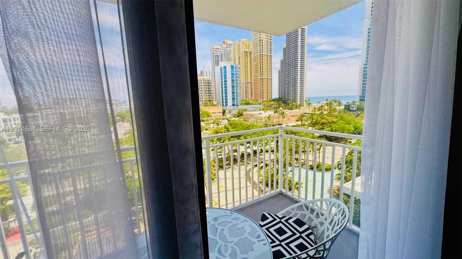 WINSTON TOWERS 600 CONDO · #811 in Sunny Isles Beach - Photo 26
