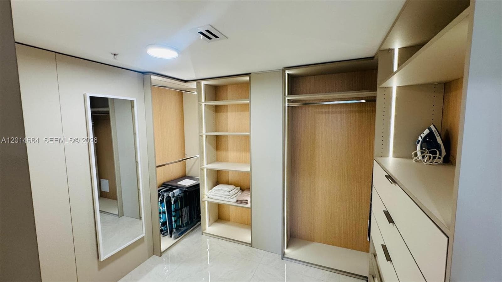 WINSTON TOWERS 600 CONDO · #811 in Sunny Isles Beach - Photo 48