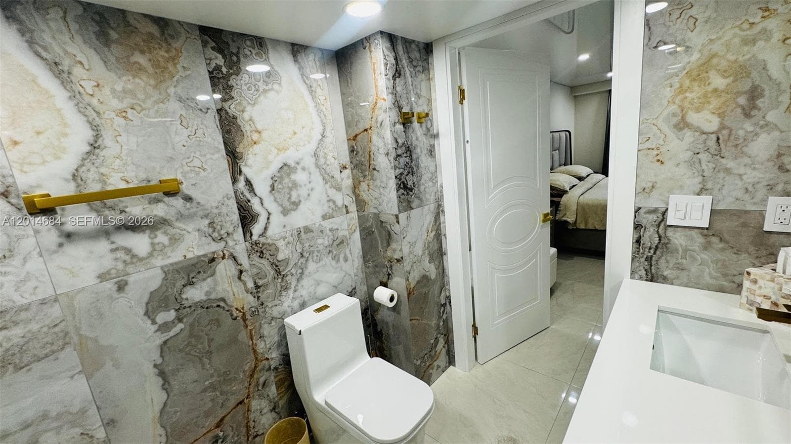 WINSTON TOWERS 600 CONDO · #811 in Sunny Isles Beach - Photo 44