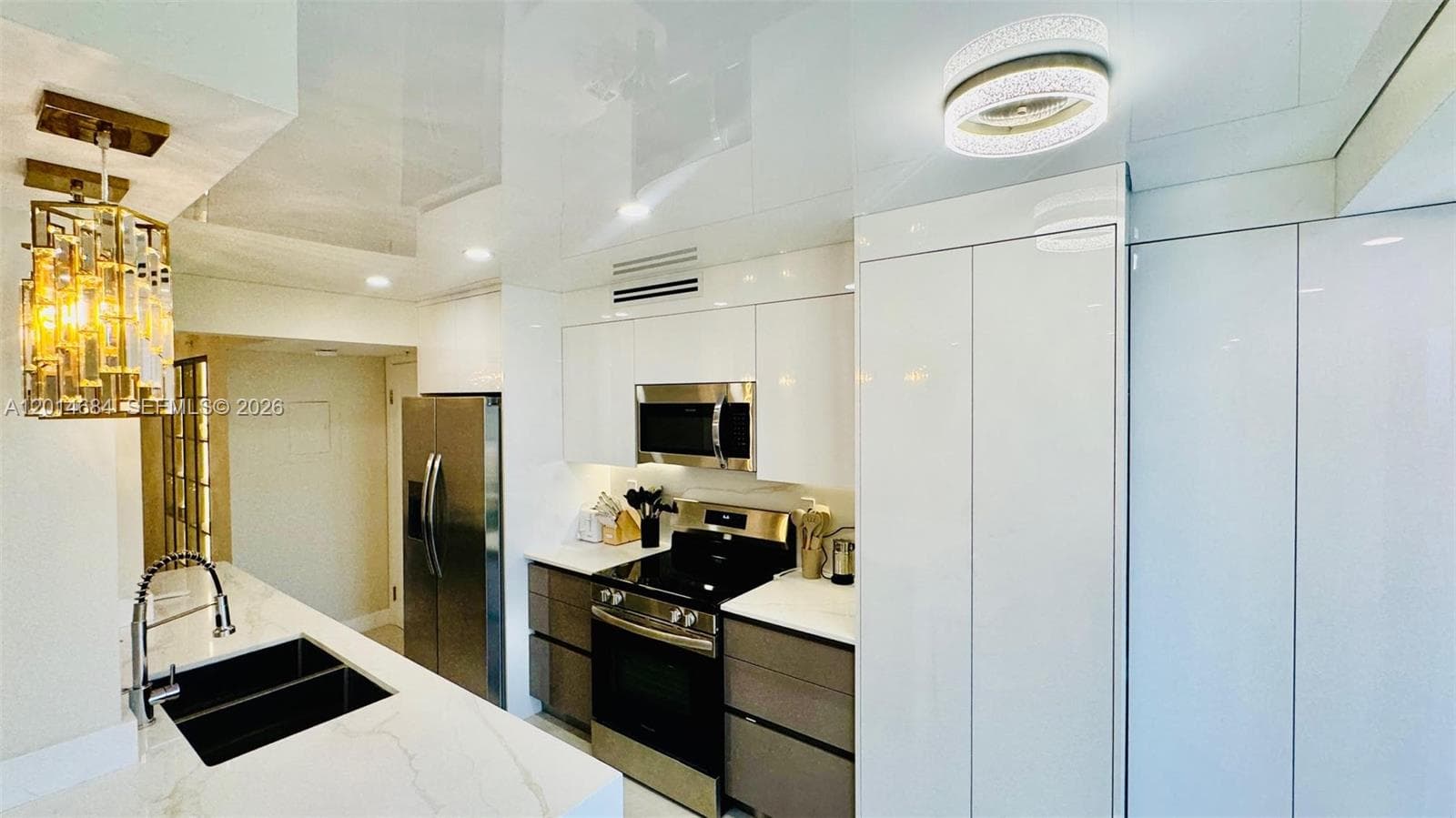 WINSTON TOWERS 600 CONDO · #811 in Sunny Isles Beach - Photo 21
