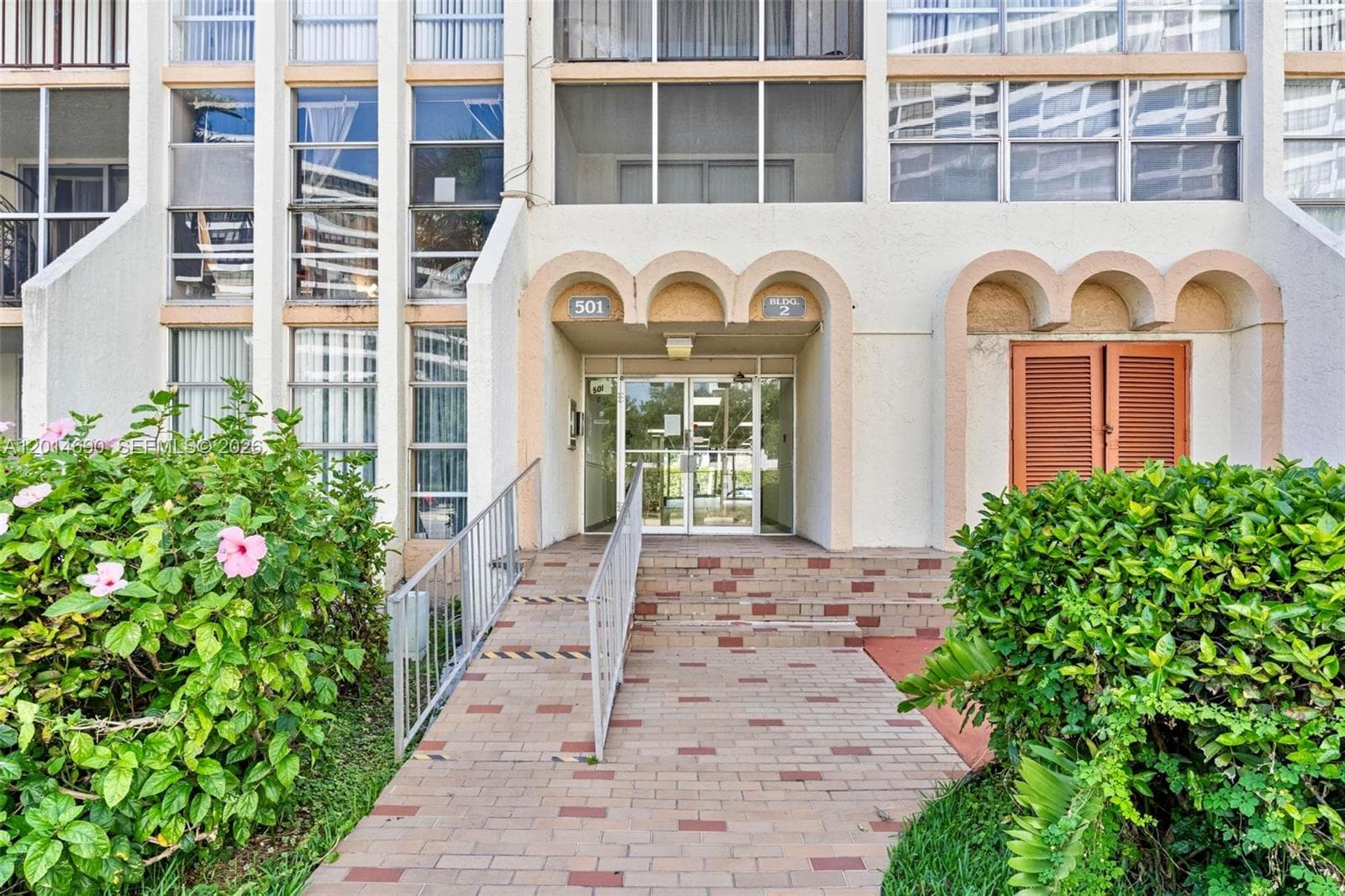 DESOTO PARK CONDO · #518 in Hallandale Beach - Photo 3