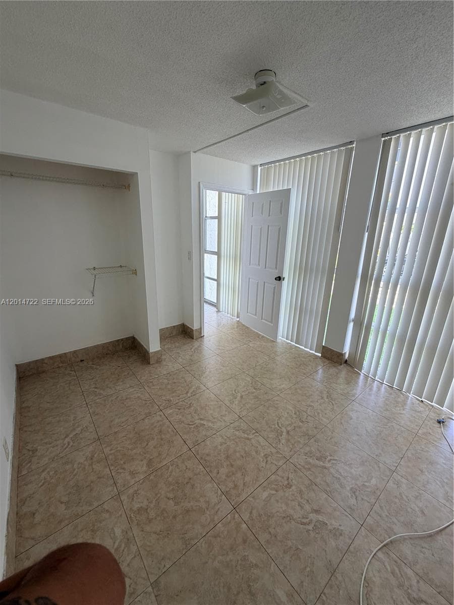 DESOTO PARK CONDO · #118 in Hallandale Beach - Photo 6