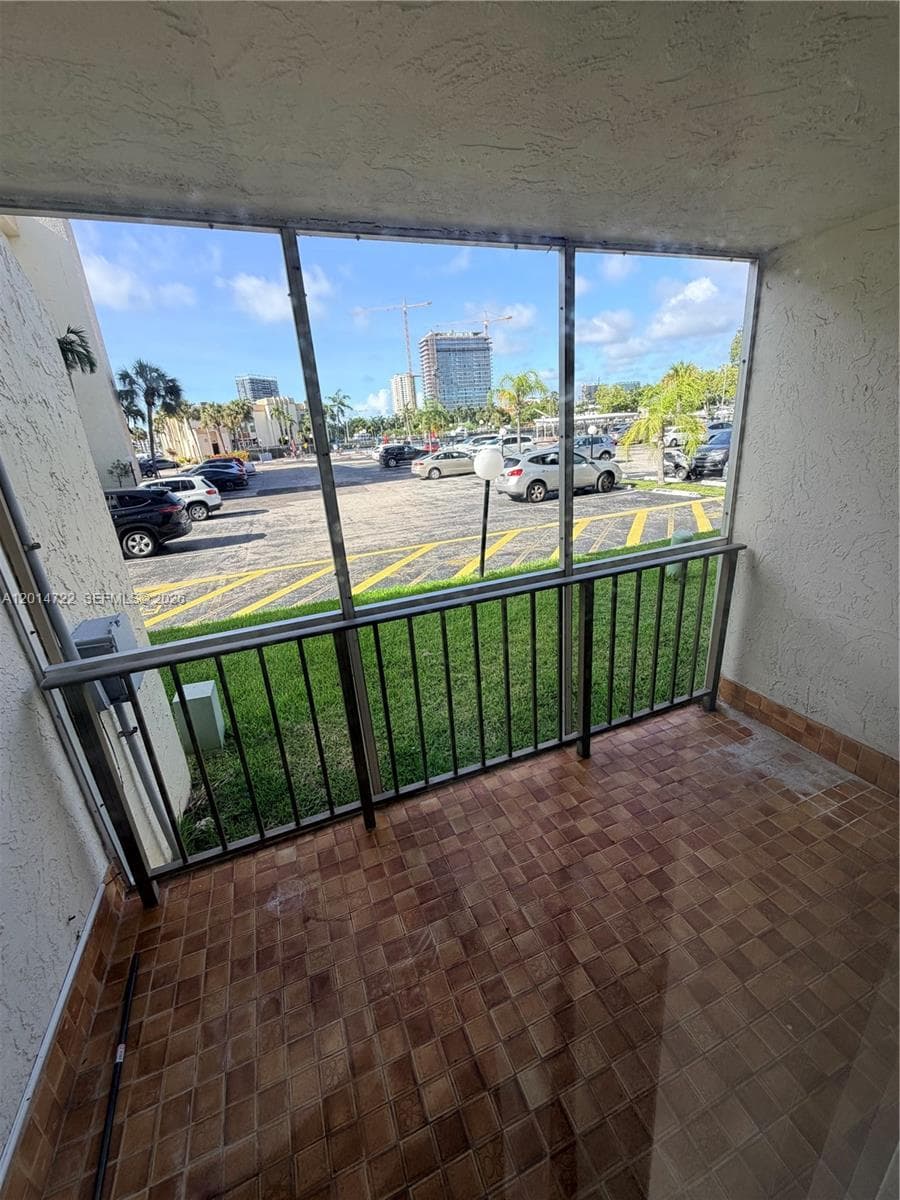 DESOTO PARK CONDO · #118 in Hallandale Beach - Photo 16
