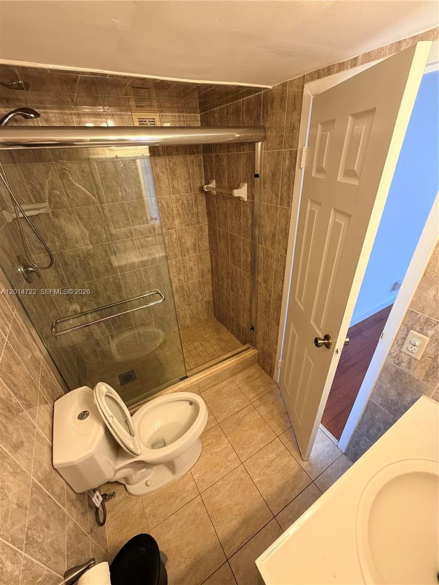 DESOTO PARK CONDO · #118 in Hallandale Beach - Photo 12