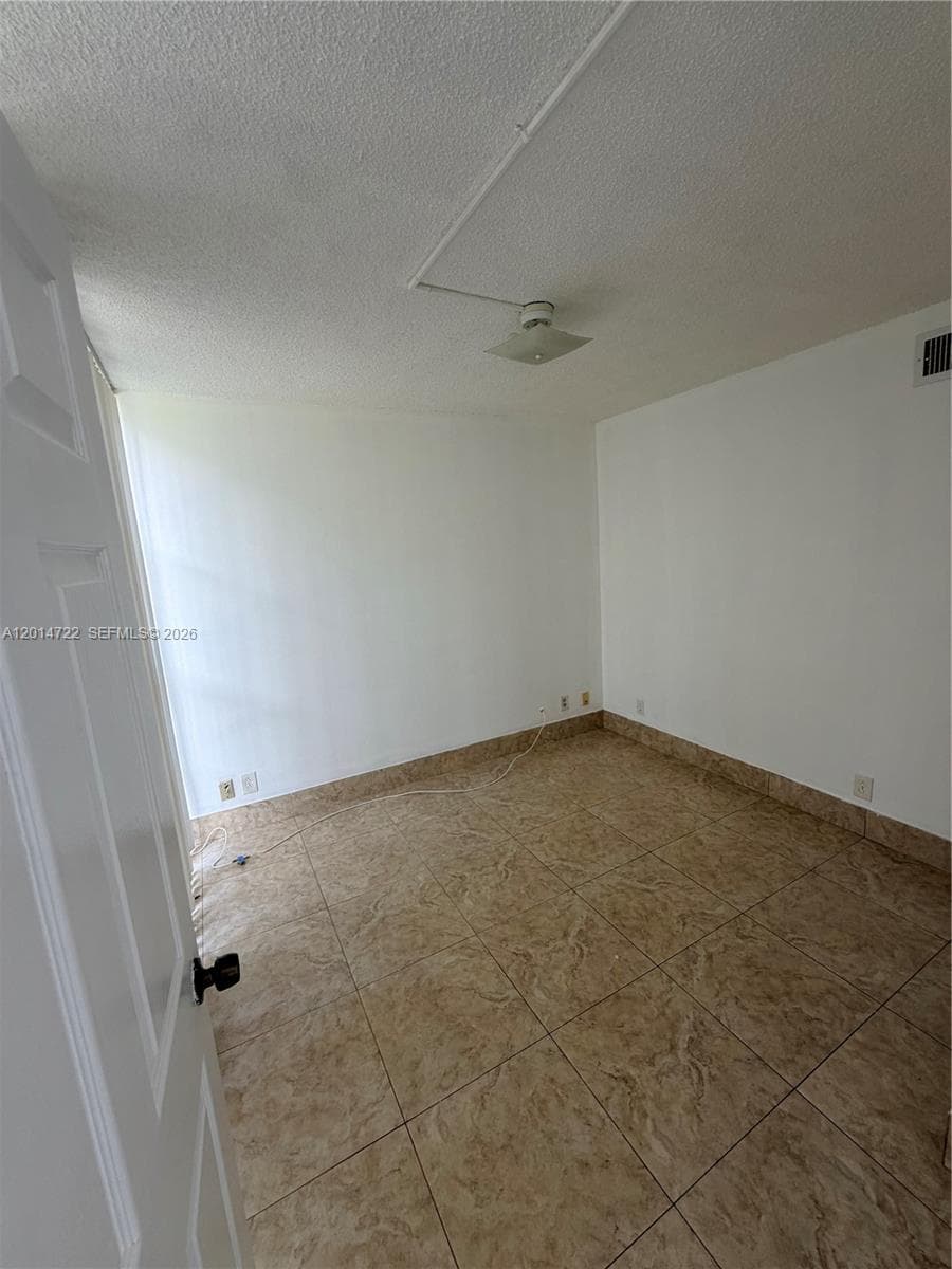 DESOTO PARK CONDO · #118 in Hallandale Beach - Photo 5