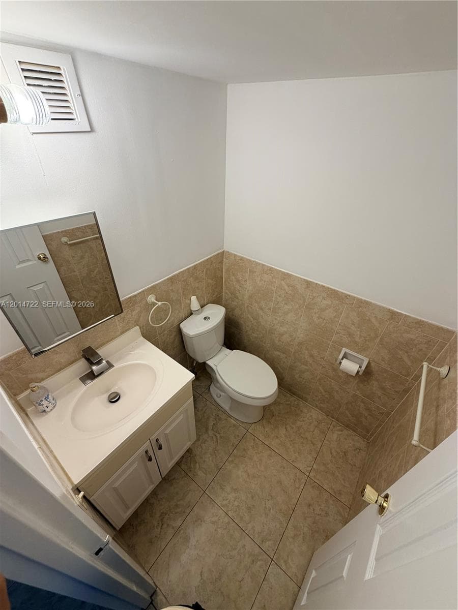 DESOTO PARK CONDO · #118 in Hallandale Beach - Photo 10