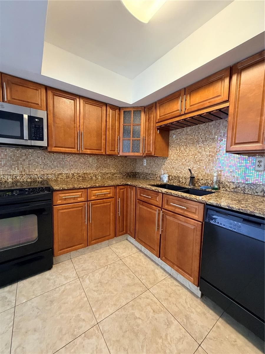 DESOTO PARK CONDO · #118 in Hallandale Beach - Photo 19