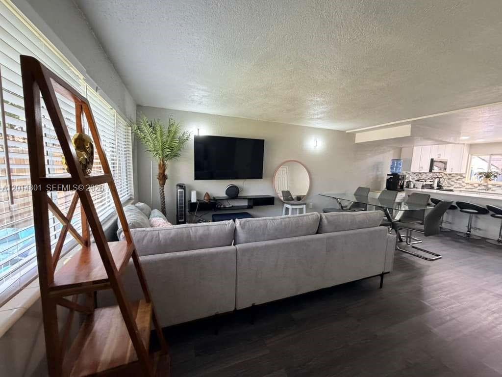 1500 NE 151st St #104 photo 6