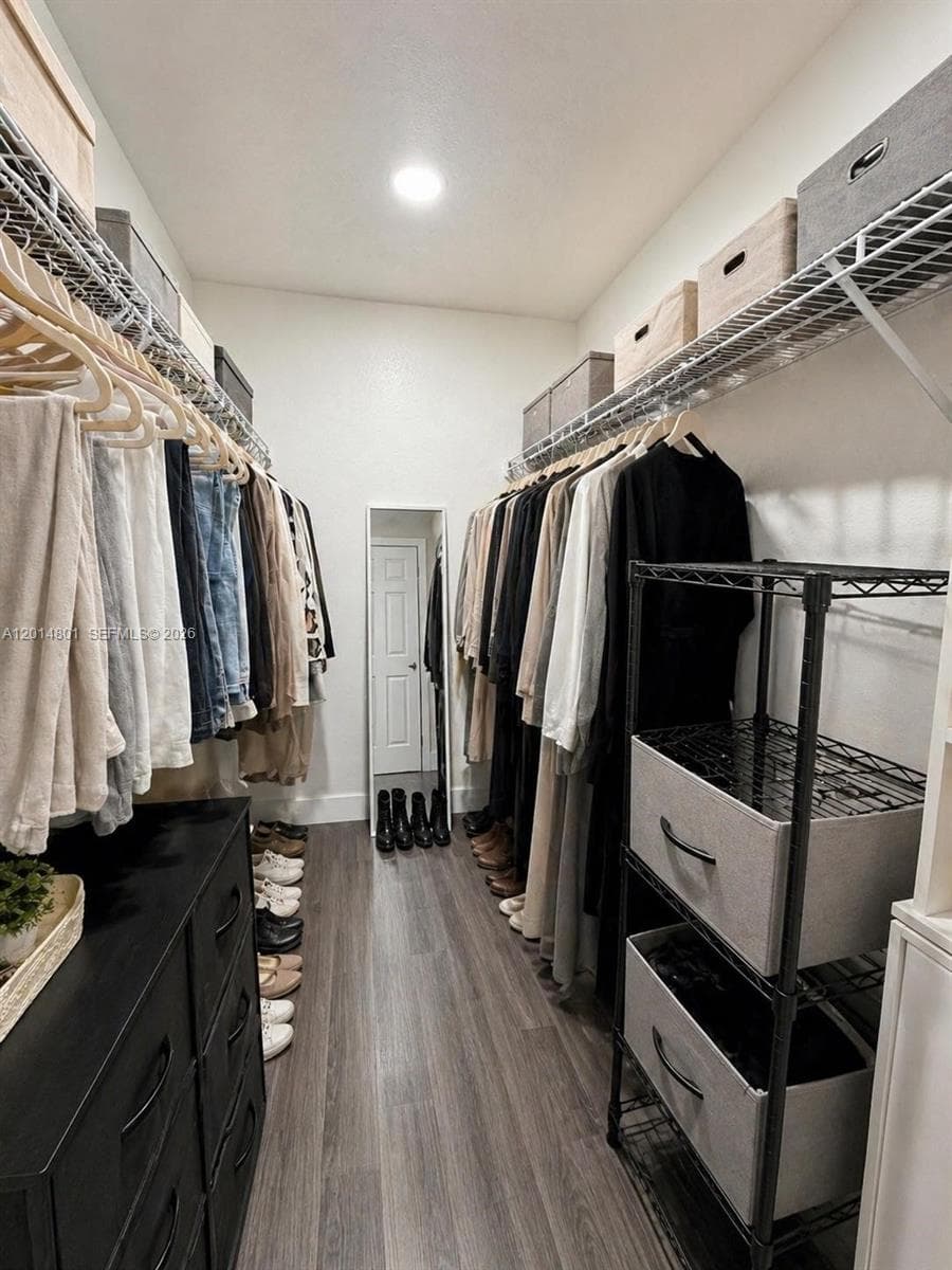 walking closet