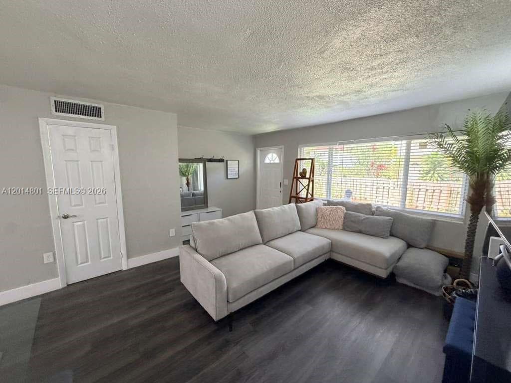 1500 NE 151st St #104 photo 7