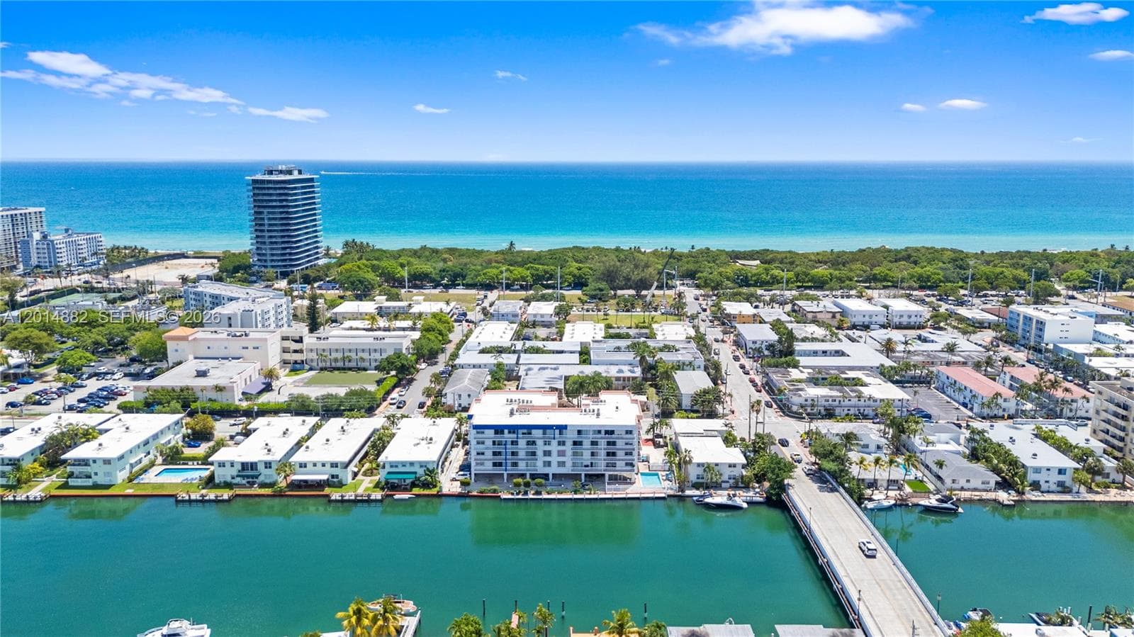 COLONNADE BAY CONDO · #302 in Miami Beach - Photo 44
