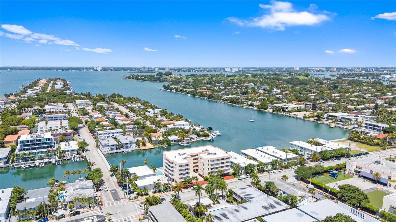 COLONNADE BAY CONDO · #302 in Miami Beach - Photo 39