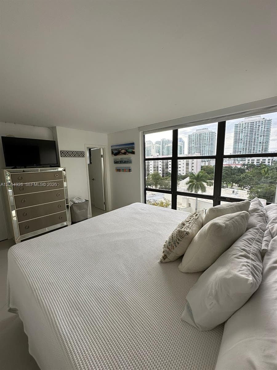 PLAZA OF AMERICAS CONDO P · #815 in Sunny Isles Beach - Photo 8