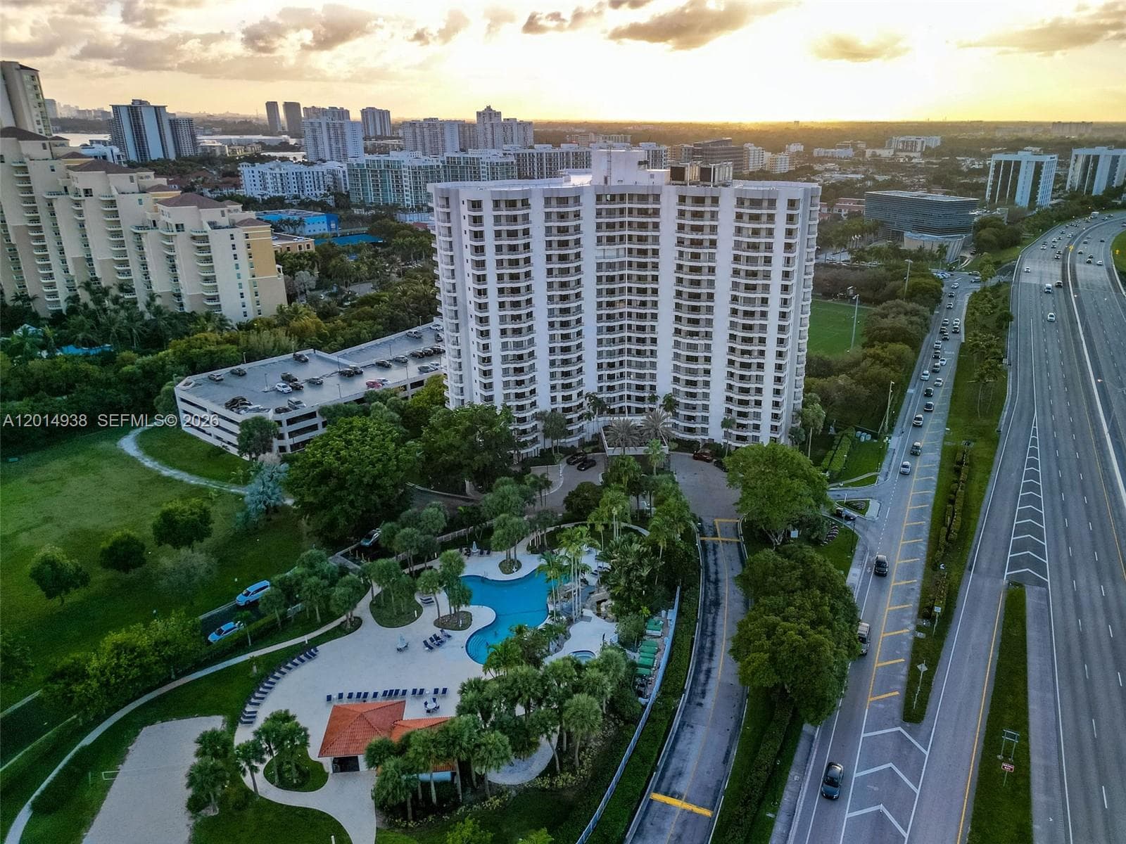 PARC CENTRAL AVENTURA SOU · #1816 in Aventura - Photo 32