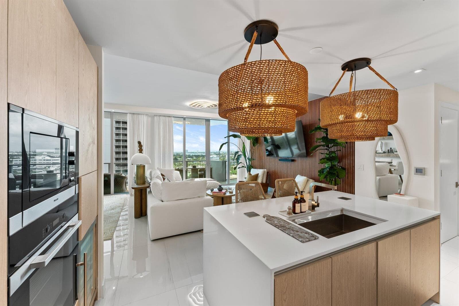 Kitchen & Living
