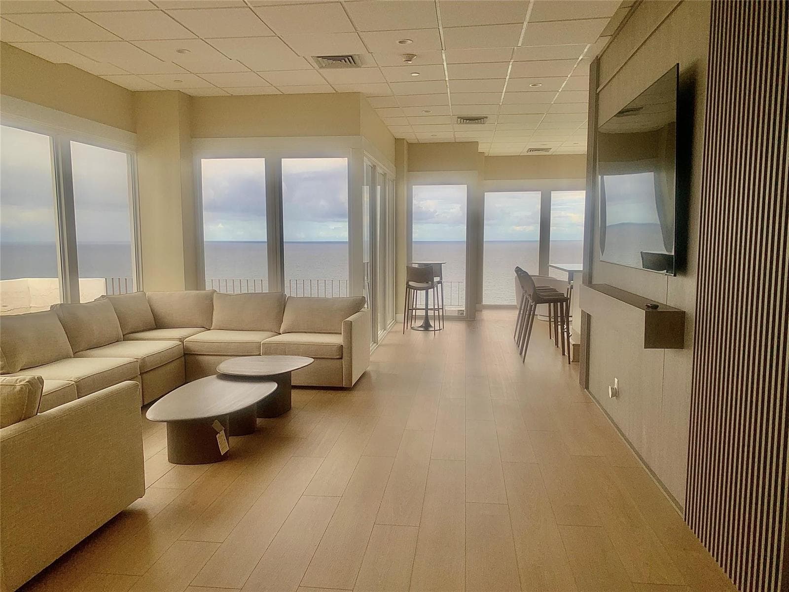 Sky Lounge