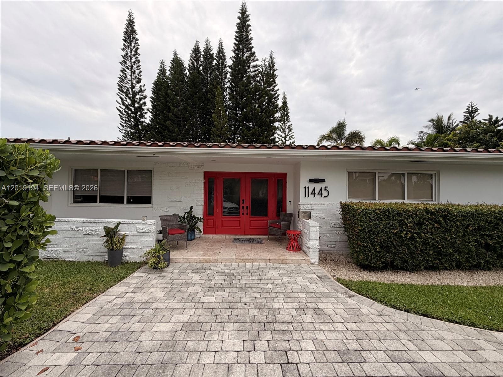 11445 N Bayshore Dr photo 1