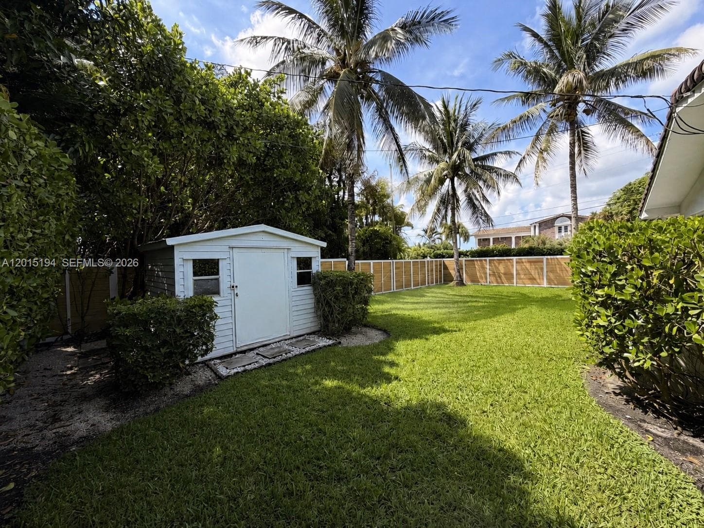 11445 N Bayshore Dr photo 34